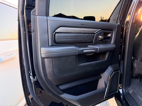 Used 2025 RAM 3500 Limited AWD/4WD image 24