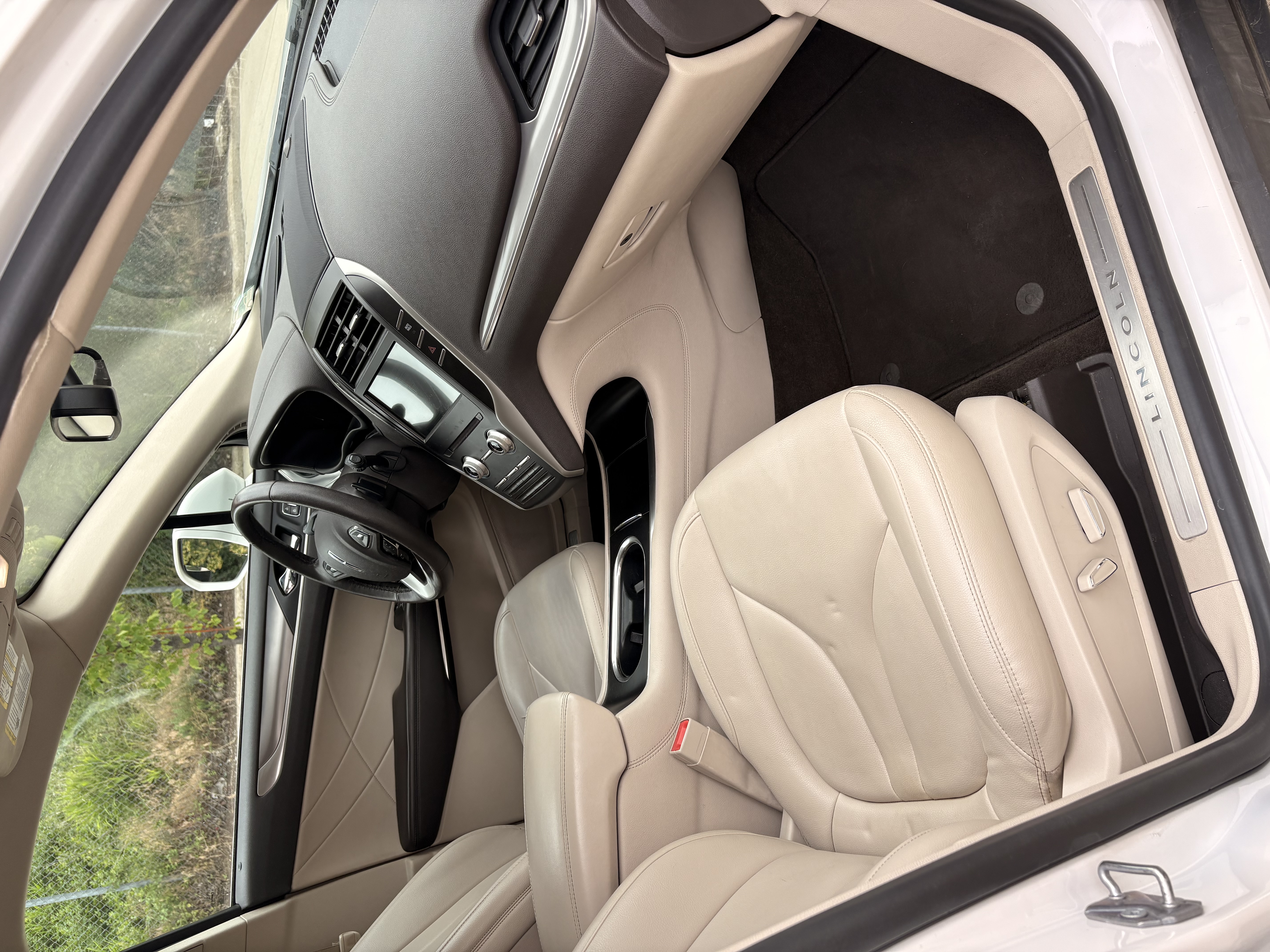 Used 2019 Lincoln MKC Premiere AWD/4WD image 11