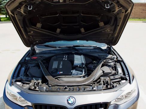 Used 2015 BMW M4 Convertible RWD image 10
