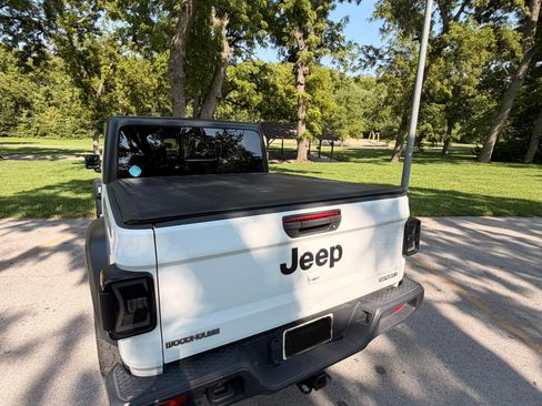 Used 2020 Jeep Gladiator Sport w/ Quick Order Package 24S AWD/4WD image 8