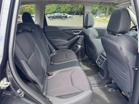 Used 2019 Subaru Forester Premium AWD/4WD image 28