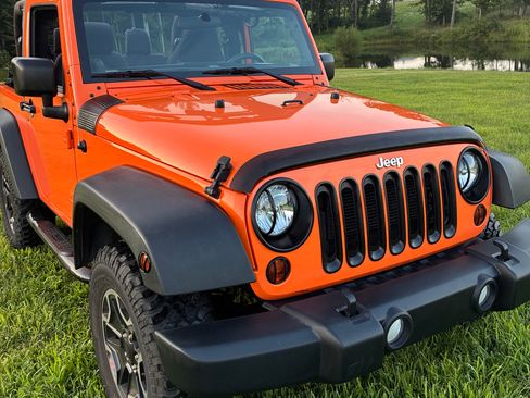 Used 2013 Jeep Wrangler Sport AWD/4WD image 4
