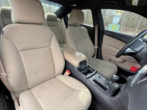 Used 2013 Dodge Charger SE w/ Sport Appearance Group image 11