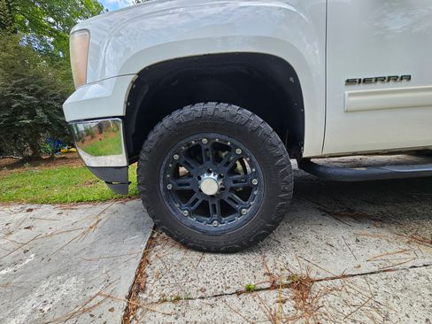 Used 2012 GMC Sierra 1500 SLE w/ Power Tech Package AWD/4WD image 16