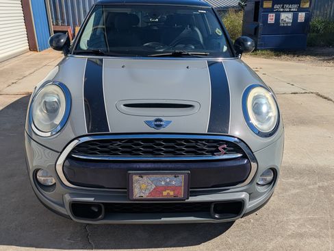 Used 2015 MINI Cooper S image 1