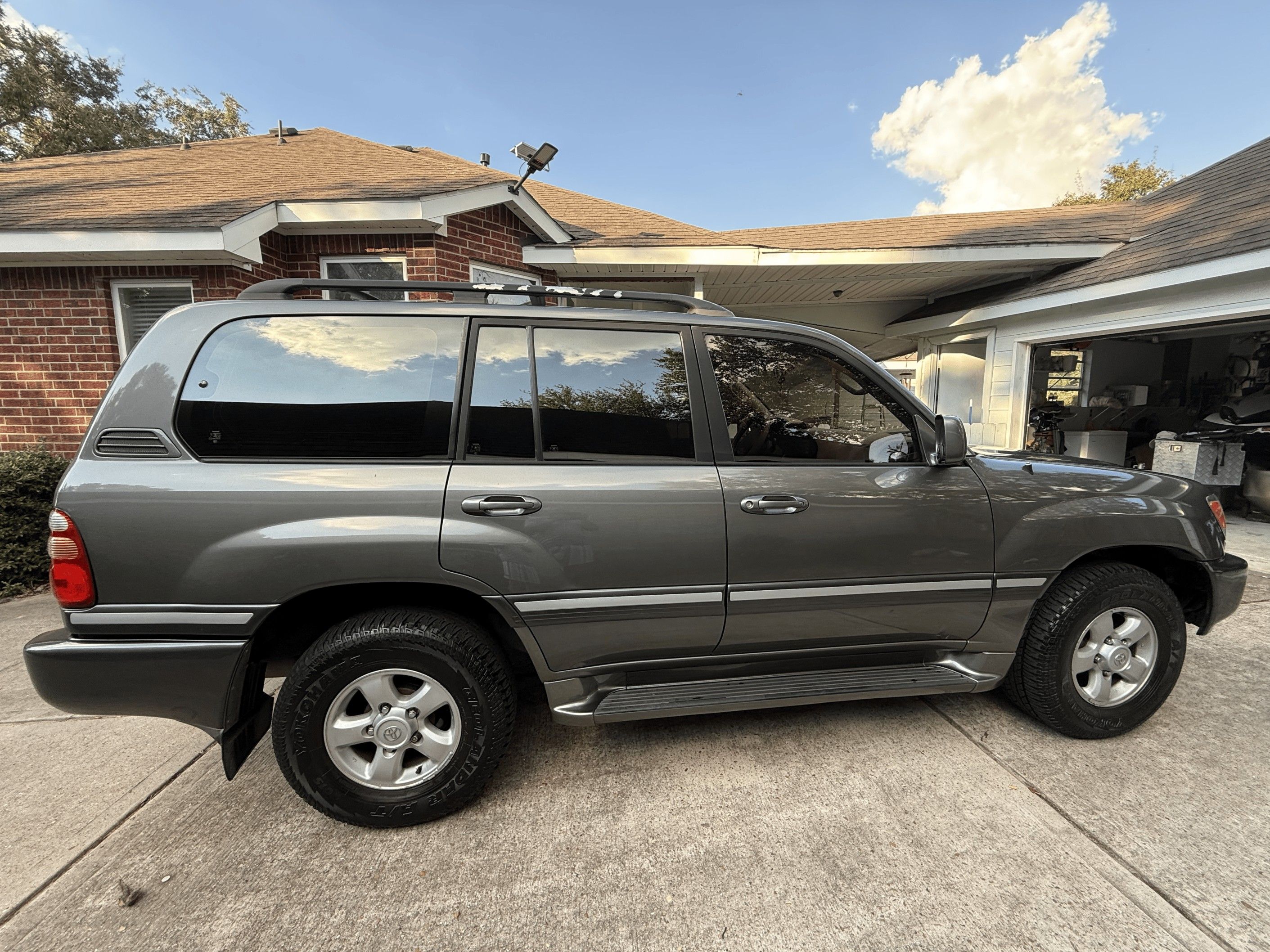 Used 2000 Toyota Land Cruiser AWD/4WD image 2