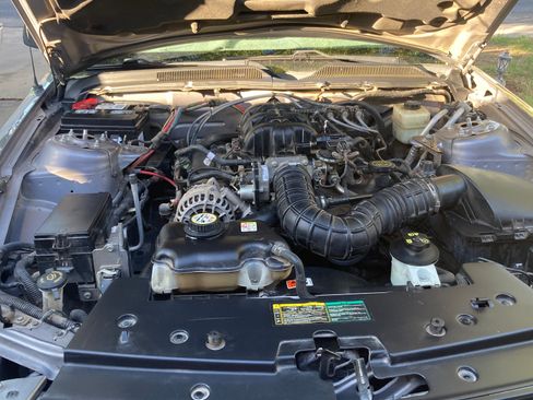 Used 2006 Ford Mustang Convertible image 11