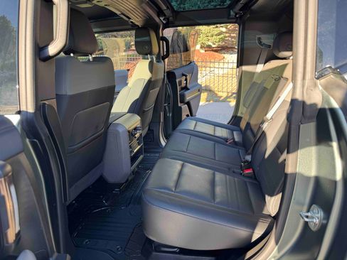 Used 2024 GMC Hummer EV 3X w/ Extreme Off-Road Package image 10