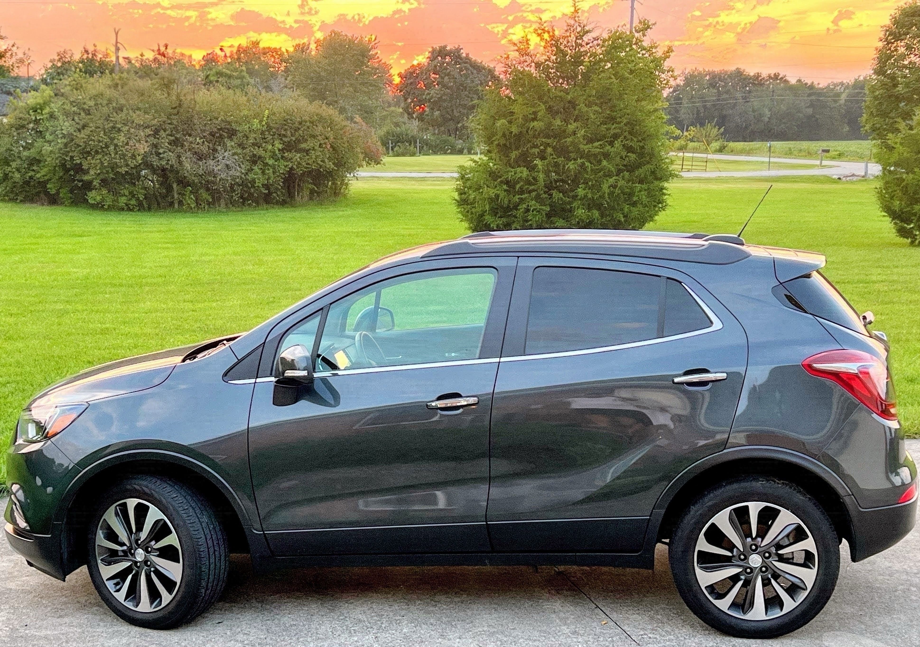 Used 2018 Buick Encore Essence FWD image 16