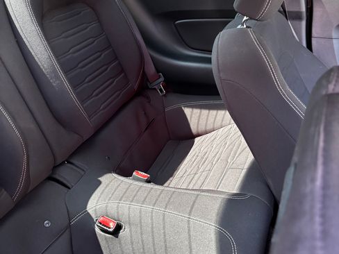 Used 2017 Ford Mustang GT RWD image 13