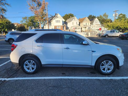 Used 2010 Chevrolet Equinox LT w/ Chrome Appearance Package image 12