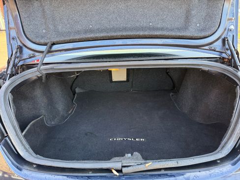 Used 2011 Chrysler 200 Touring image 11