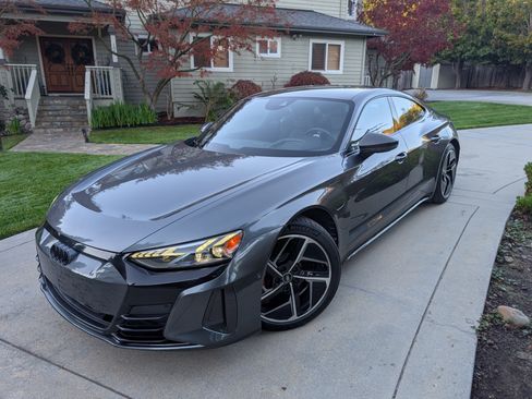 Used 2023 Audi RS e-tron GT w/ Carbon Performance Package image 18