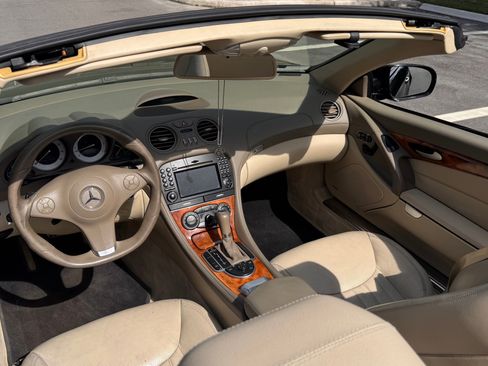 Used 2009 Mercedes-Benz SL 550 image 16