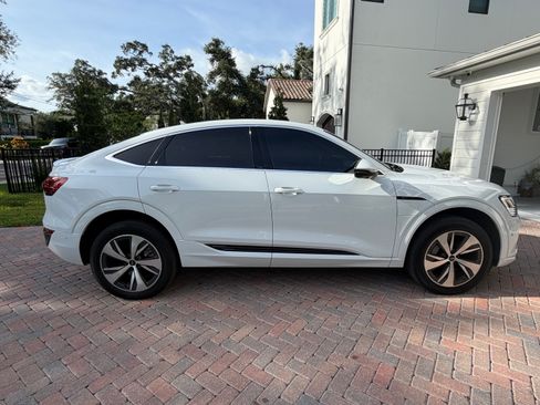 Used 2024 Audi Q8 e-tron Premium Plus w/ Premium Plus Package AWD/4WD image 2