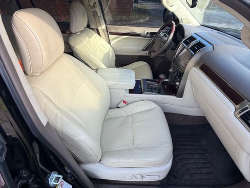 Used 2014 Lexus GX 460 Luxury w/ Preferred Accessory Package image 2