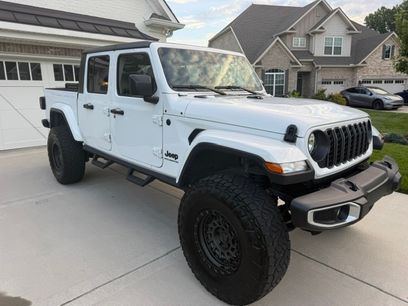 Used 2024 Jeep Gladiator Sport