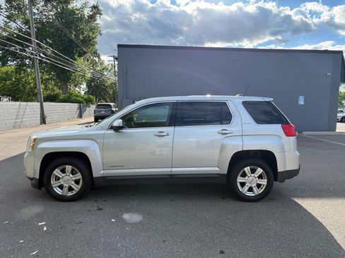 Used 2015 GMC Terrain SLE AWD/4WD image 2