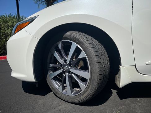 Used 2017 Nissan Altima 2.5 SR FWD image 16