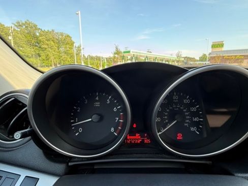 Used 2010 MAZDA MAZDA3 i Touring FWD image 6