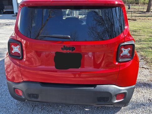 Used 2017 Jeep Renegade Altitude image 5