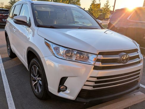 Used 2017 Toyota Highlander XLE image 31