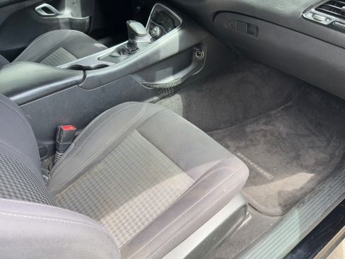 Used 2015 Dodge Challenger SXT RWD image 12