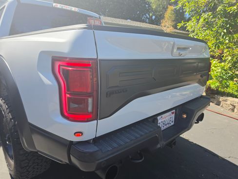 Used 2018 Ford F150 Raptor w/ Equipment Group 802A Luxury AWD/4WD image 13