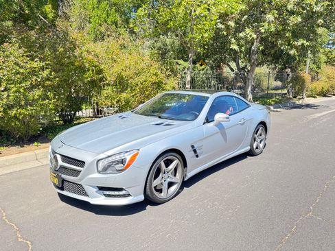 Used 2013 Mercedes-Benz SL 550 image 1
