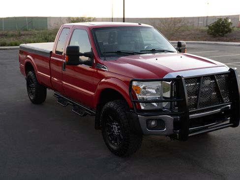 Used 2015 Ford F250 XLT w/ XLT Value Package image 4