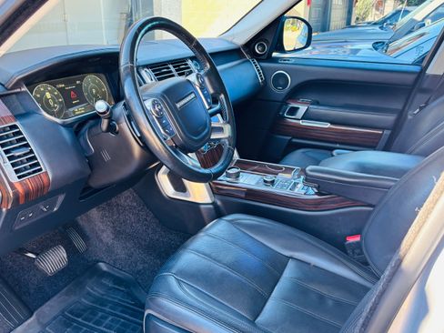 Used 2017 Land Rover Range Rover HSE image 9