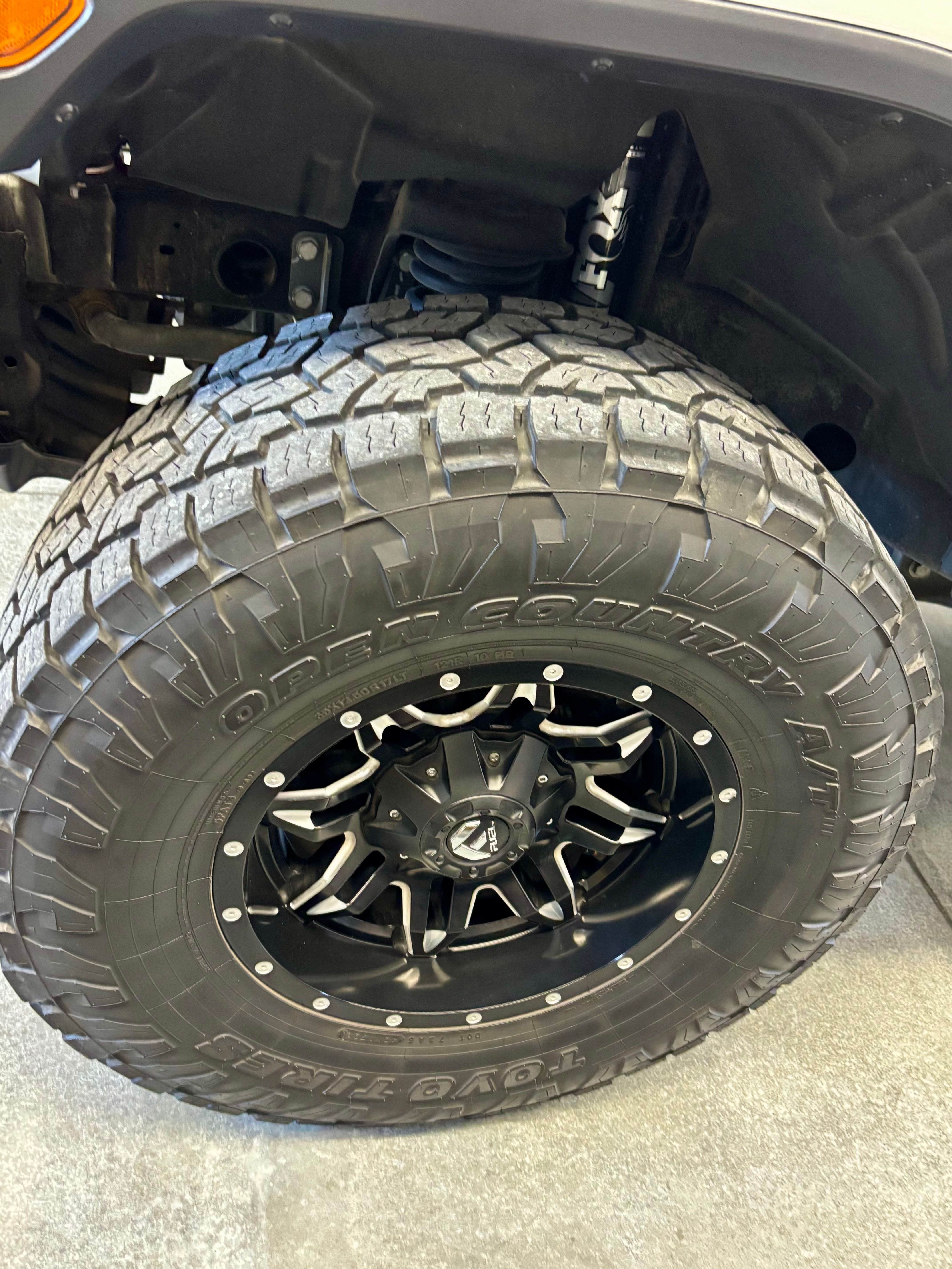 Used 2018 Jeep Wrangler Unlimited Sahara w/ Dual Top Group AWD/4WD image 4