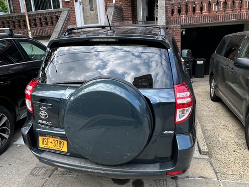 Used 2012 Toyota RAV4 4WD image 17