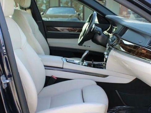 Used 2013 BMW 740Li xDrive image 15
