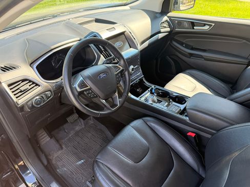 Used 2020 Ford Edge Titanium w/ Equipment Group 301A AWD/4WD image 22