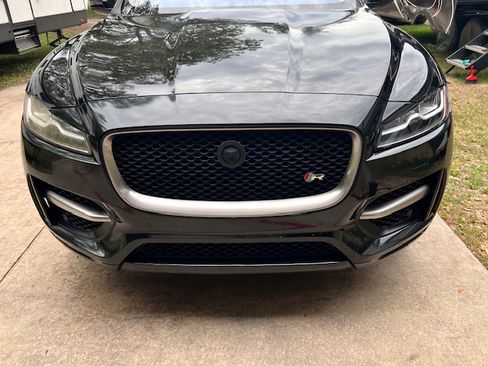Used 2017 Jaguar F-PACE R-Sport AWD/4WD image 8