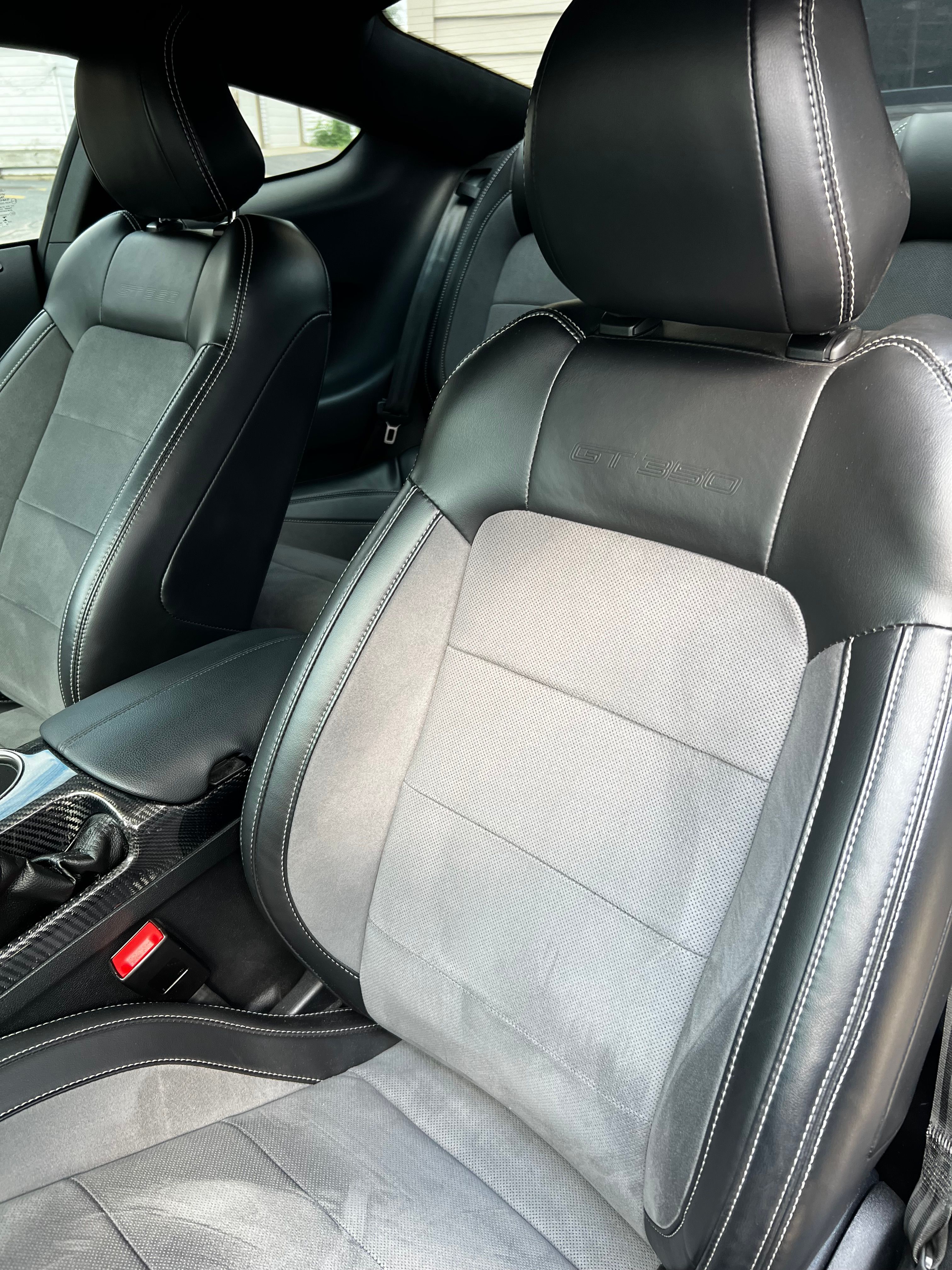 Used 2019 Ford Mustang Shelby GT350 w/ Technology Package RWD image 28