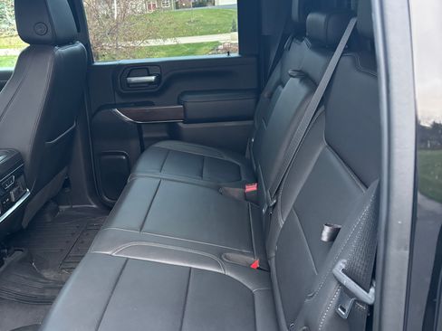 Used 2021 GMC Sierra 2500 SLT w/ SLT Preferred Package image 10