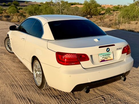 Used 2013 BMW 335i Convertible image 5
