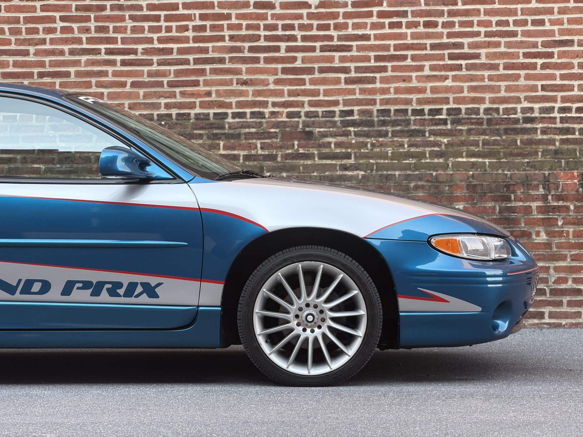 Used 1999 Pontiac Grand Prix GTP w/ Opt Pkg FWD image 10