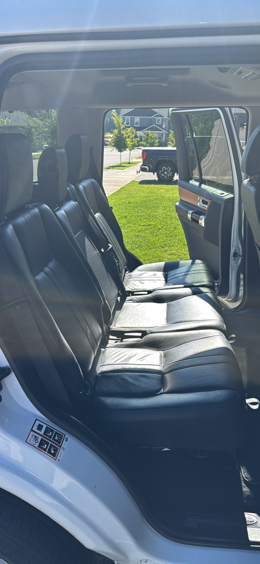 Used 2015 Land Rover LR4 HSE AWD/4WD image 12