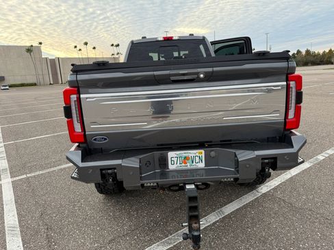 Used 2023 Ford F350 Platinum w/ FX4 Off-Road Package AWD/4WD image 10
