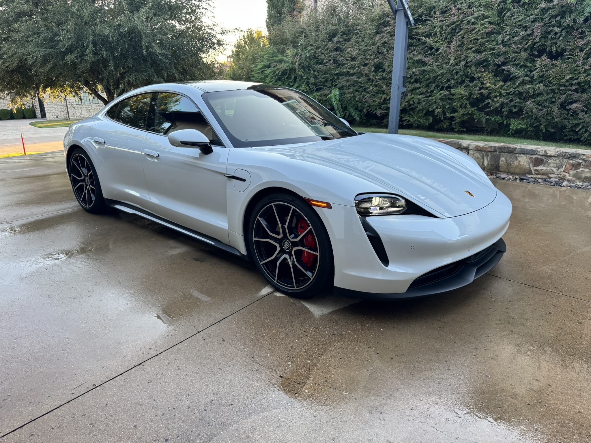 Used 2024 Porsche Taycan 4S AWD/4WD image 4