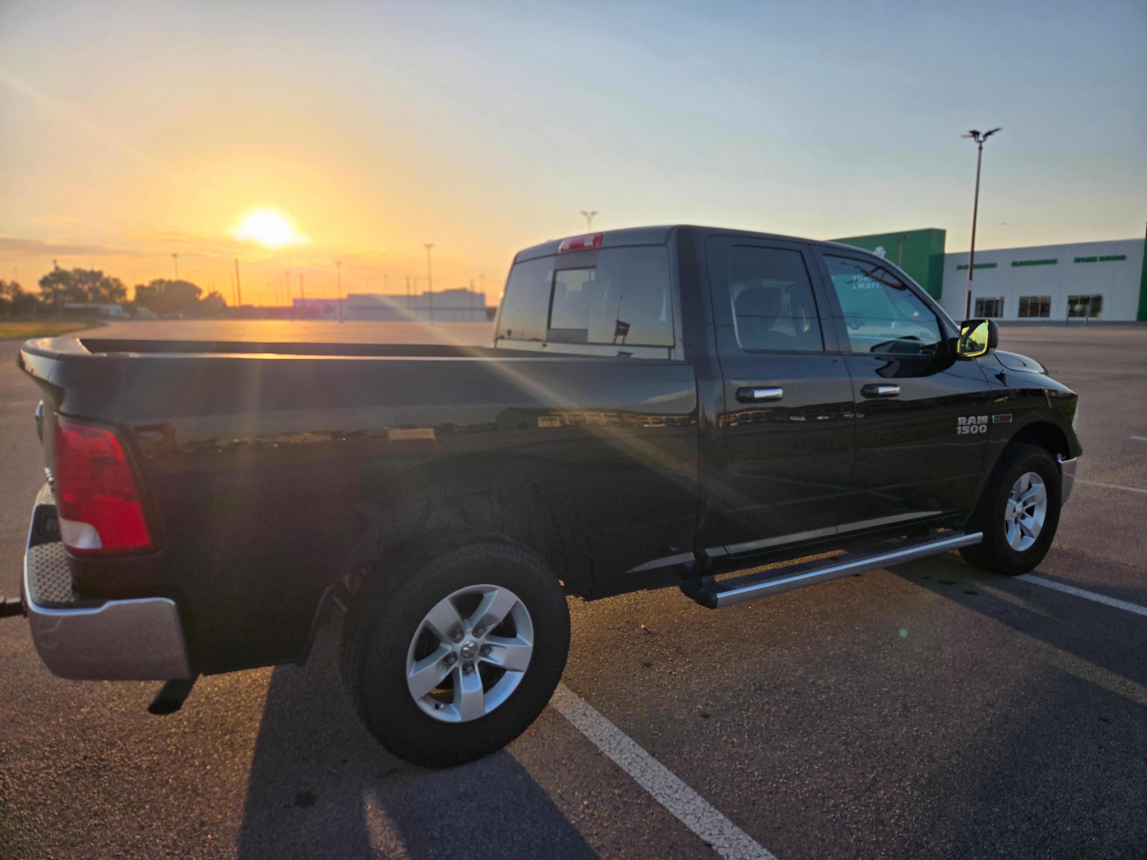 Used 2014 RAM 1500 Classic SLT w/ Luxury Group AWD/4WD image 5
