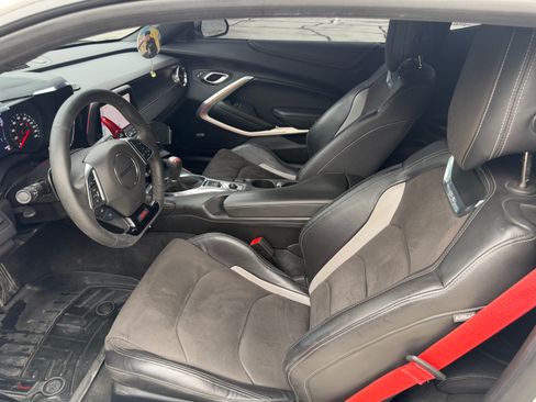 Used 2021 Chevrolet Camaro SS RWD image 17