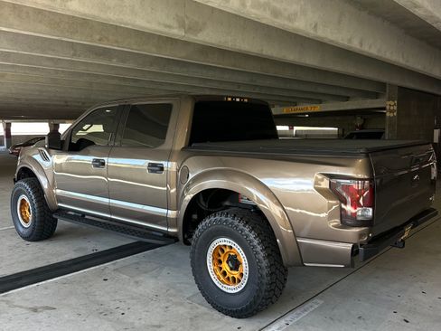Used 2015 Ford F150 XLT w/ Equipment Group 301A Mid AWD/4WD image 8