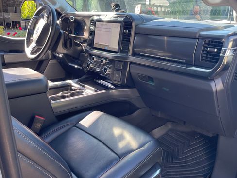 Used 2024 Ford F250 Lariat w/ Lariat Ultimate Package AWD/4WD image 12