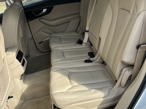 Used 2018 Audi Q7 3.0T Premium Plus w/ Premium Plus Package image 17