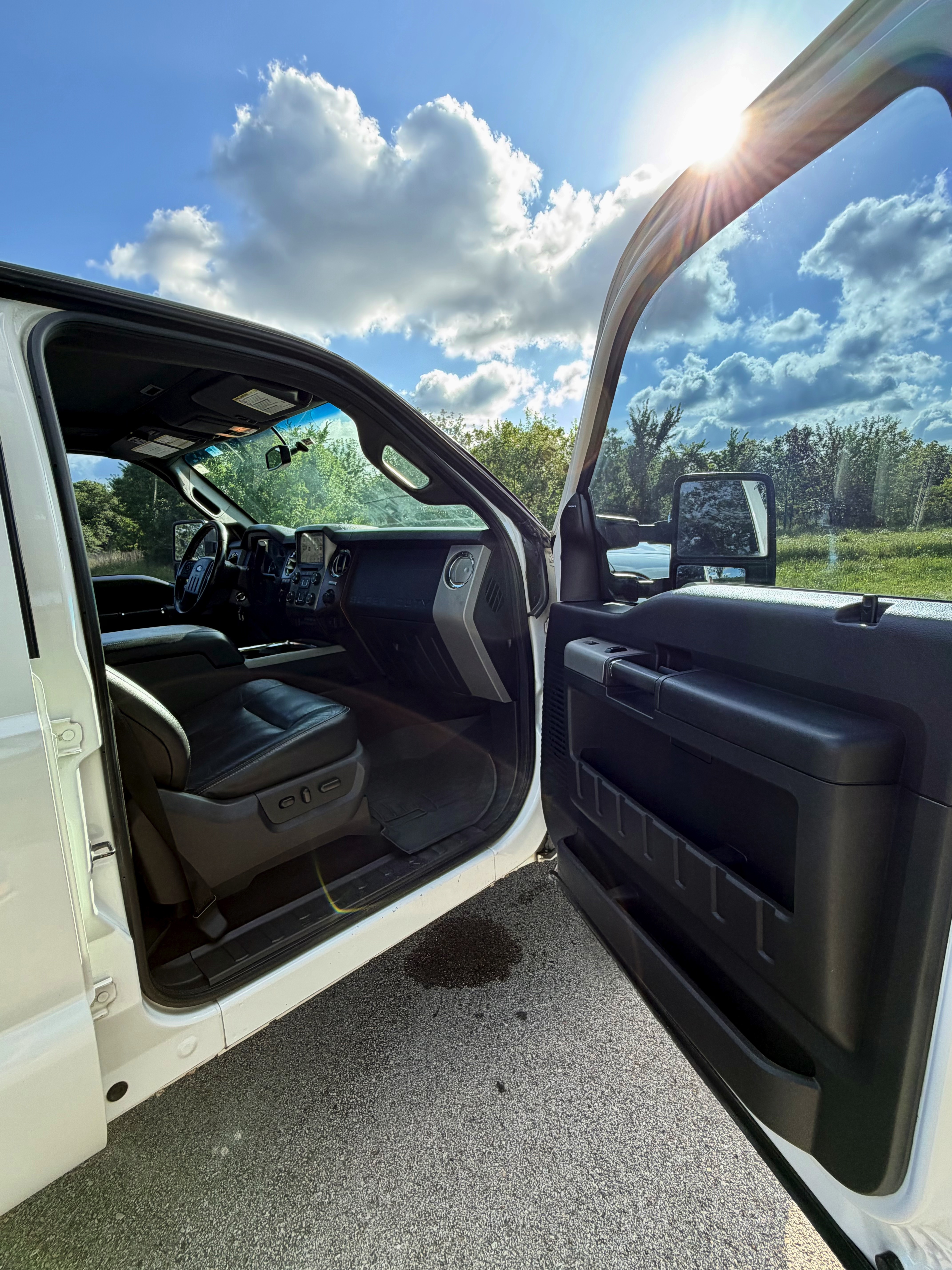 Used 2013 Ford F250 Lariat w/ Lariat Ultimate Pkg AWD/4WD image 14