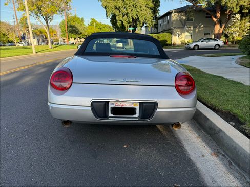 Used 2004 Ford Thunderbird image 15